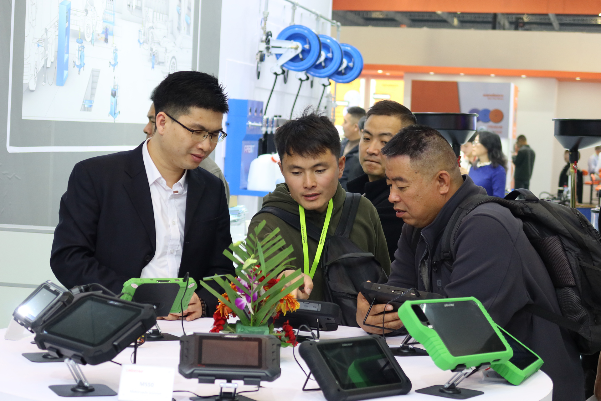 軒宇車鼎亮相Automechanika Shanghai,硬核產(chǎn)品詮釋科技創(chuàng)新實力 軒宇車鼎亮相Automechanika Shanghai,硬核產(chǎn)品詮釋科技創(chuàng)新實力